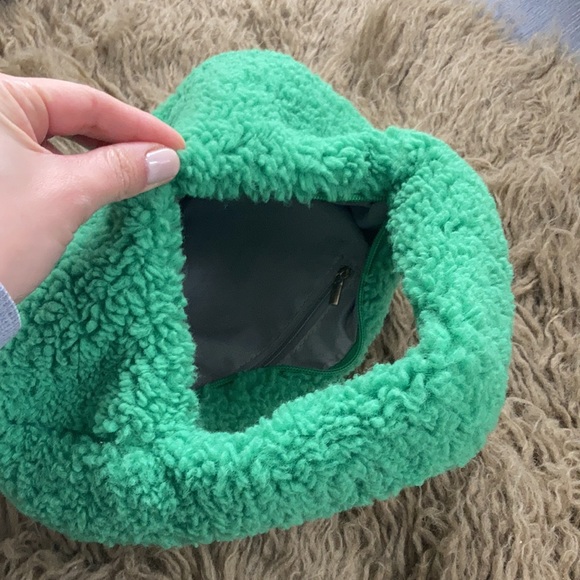 Green Sherpa Hand bag - Picture 3 of 3